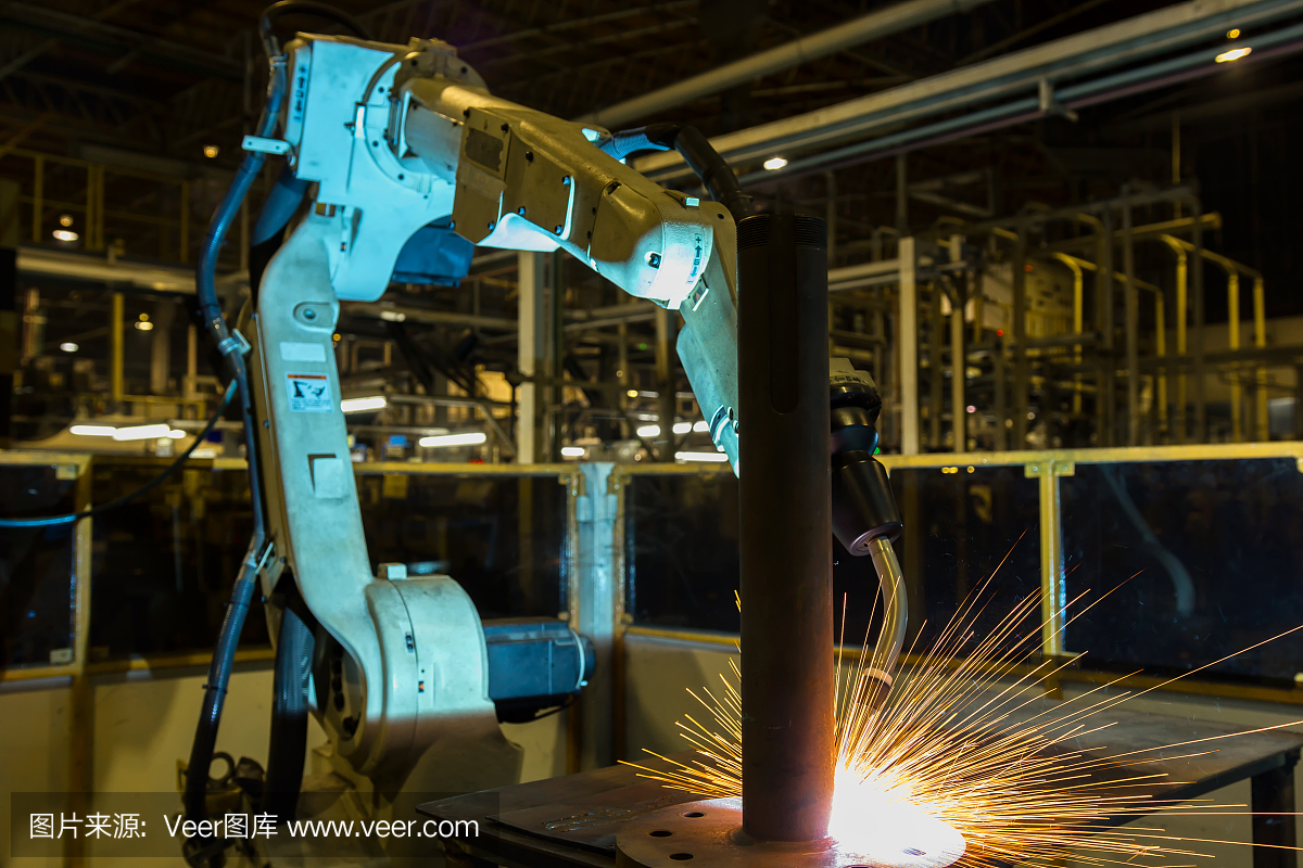 工业机器人是工厂中移动焊接钢件